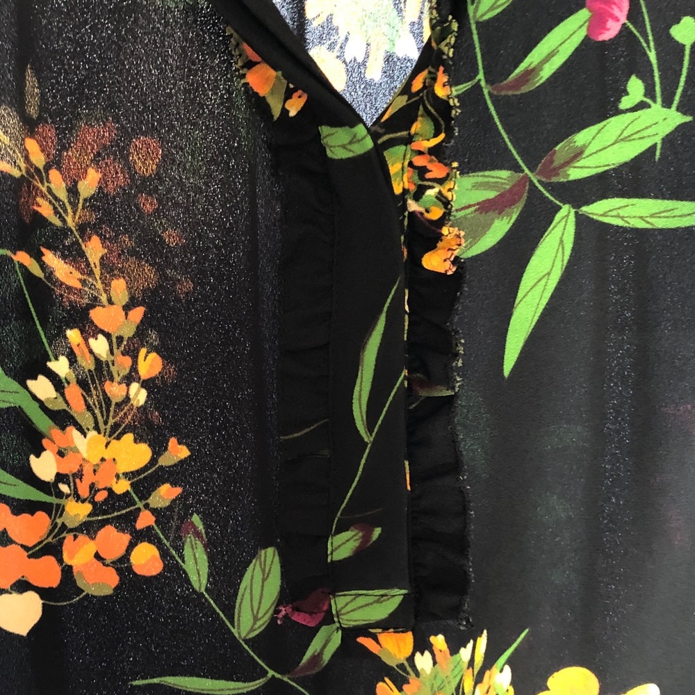 Like New Floral Sleeveless Black V-Neck Top, Women’s Size Small - Picture 5 of 7